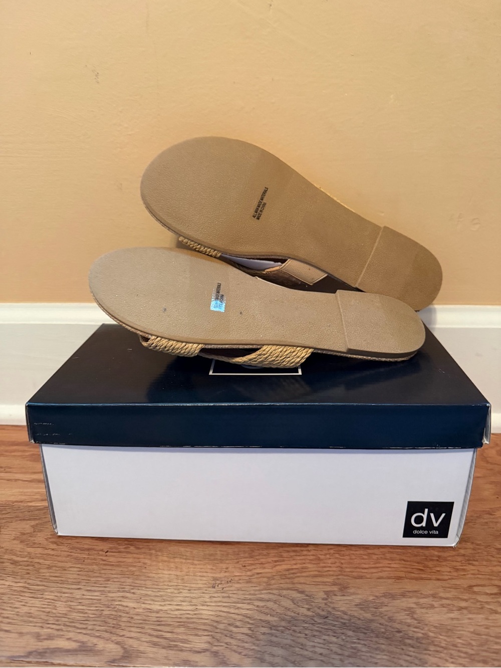 New In Box - Dolce Vita Natural Braided Slide Sandals - Tan - Picture 2 of 3